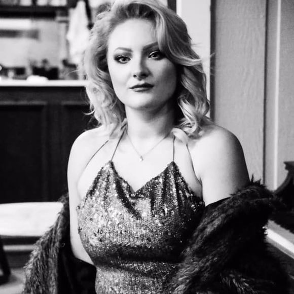 Meet your Posher, Jessica - Picture 1 of 1